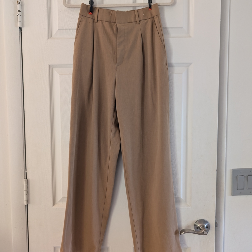 Uniqlo Women's Tan Trousers